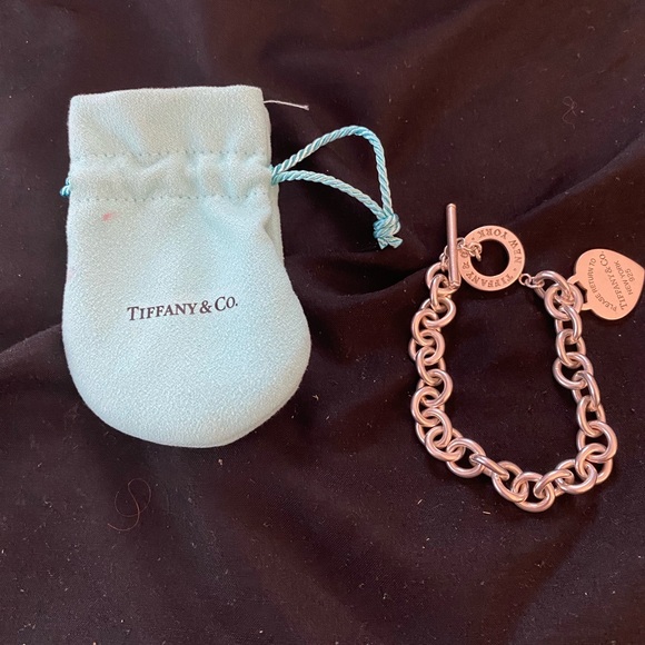 Used Tiffany 7 1/2 bracelet in good condition. - Picture 1 of 2